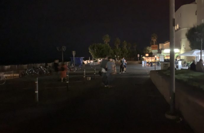 Piazza Sulis e Bastioni al buio, guasto alla linea elettrica