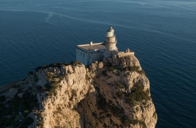 Il Parco plaude il risveglio della cittadinanza sul Faro di Capo Caccia. Subito tavolo tecnico