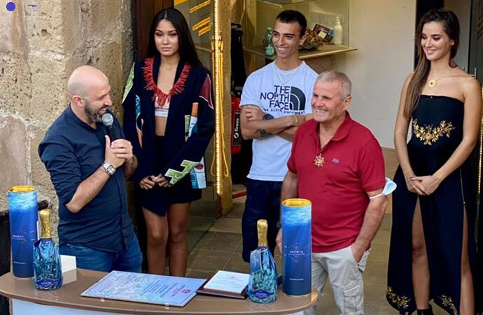 “Friend of the Sea”, attestato all’Aquarium Rubrum. Davide Simula omaggia il corallaro Agostino  Cherchi