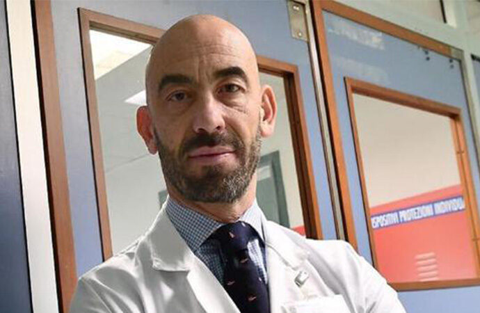 Matteo Bassetti: “regole nuove, o rischiamo la paralisi per milioni di persone isolate e in quarantena”