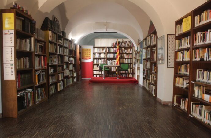 Oltre 37.000 euro per la Biblioteca Catalana di Alghero, oltre 920 “generosi”,premiato lo sforzo della Plataforma per la Llengua