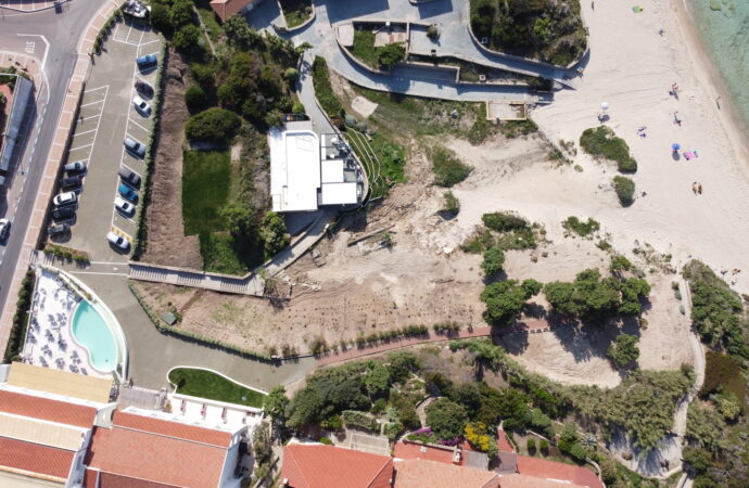 “Salvare la spiaggia di Rena Bianca dalle concessioni private e da una fruizione orientata al tornaconto di pochi”