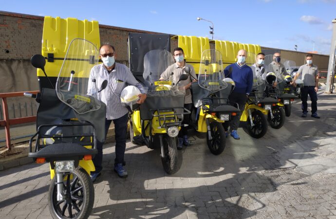 Poste Italiane, la flotta aziendale sarda ha visto l’implementazione di 18 nuovi tricicli elettrici