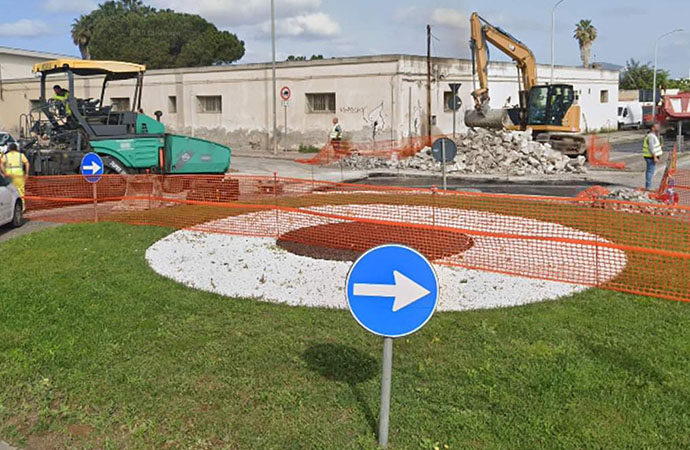 Venerdì chiusura della rotatoria in ingresso alla città per lavori di fresatura e bitumatura della sede stradale
