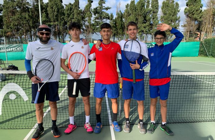 Il Tc Alghero nel Campionato Invernale di tennis cala il tris