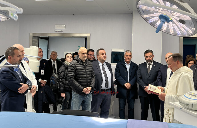 VIDEO – Ecco il nuovo blocco operatorio al Marino di Alghero, il Dg dell’Aou Spano: “Oggi dobbiamo essere felici di ciò che è stato creato”
