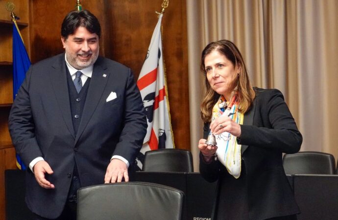 Passaggio di consegne tra il presidente uscente Christian Solinas e la Presidente neo eletta Alessandra Todde