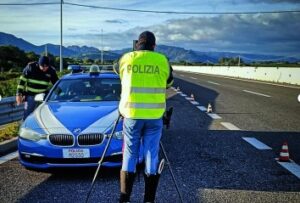 La Polizia ferma un uomo che percorreva la Sassari-Olbia a 214 km/h.