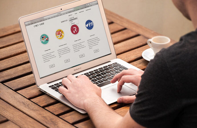 “Tutelare ed educare minori e genitori al web”, seminario ad Olmedo il 16 Maggio