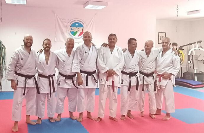 Allenatore di Karate dello Csen, sei allievi promossi tutti della Why company Martial Gym Alghero