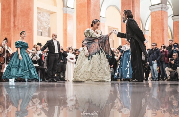 Cagliari – La Passeggiata coperta rivive l’atmosfera bohemien con La Grande Jatte: