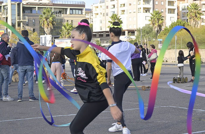 Progetto Up & Play, piazzale Segni animato dai bambini per la notte bianca dello sport