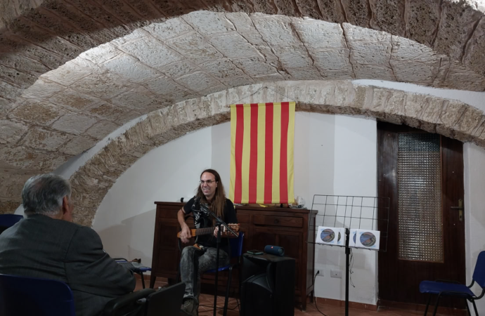 Sa sede de s’Ateneu Alguerèsat acòllidu unu cuntzertu de Adrià Mor