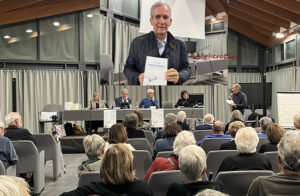 VIDEO- Carlo Mannoni ha presentato “Punta Giglio storia di una tutela mancata”. Dalla sconfitta per una Comunità la nascita di una speranza