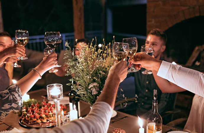 Il ristorante La Saletta ospita “S-Cena”, serata speciale tra cucina, teatro e vini del territorio. Protagonisti Chiara Murru e la Cantina Santa Maria La Palma