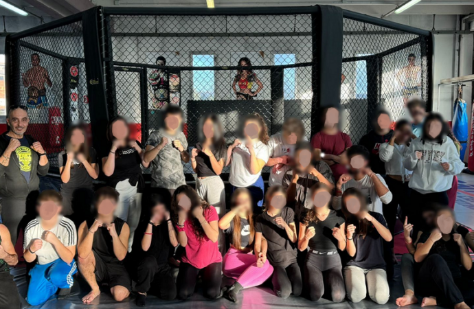 Le arti marziali miste entrano in classe: All’Istituto Ruiu di Sassari, 60 studenti imparano la difesa personale