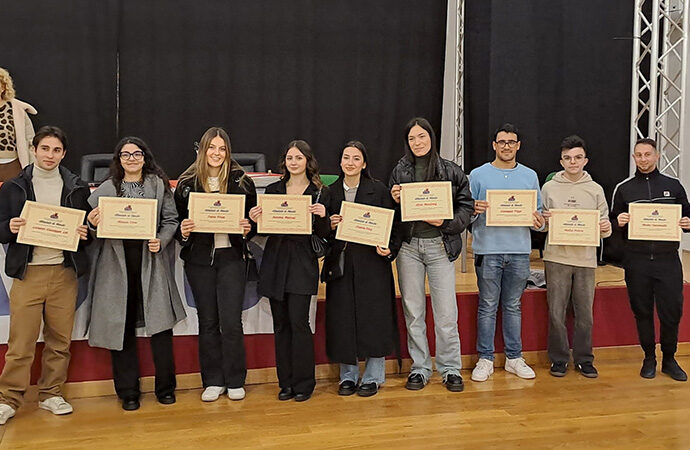 Avis comunale Alghero: premiati 16 studenti donatori per merito scolastico e impegno sociale