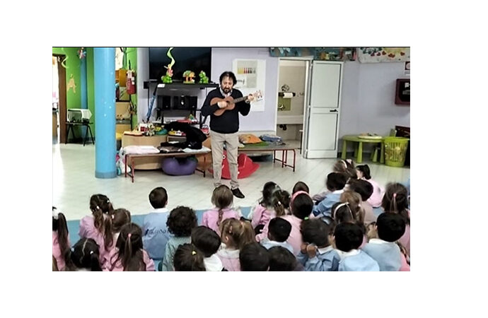 I Micro Panta Rei in un Concerto natalizio al Quarter. Divulgare l’algherese cantando sotto la guida di un maestro come Antonello Colledanchise