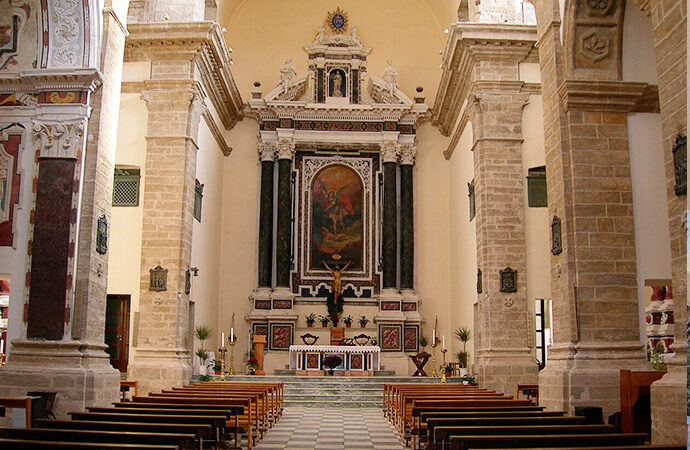 Per San Michele Santo Patrono di Alghero apre la Chiesa. Lunedì messa solenne presieduta dal Vescovo Mauro Maria Morfino