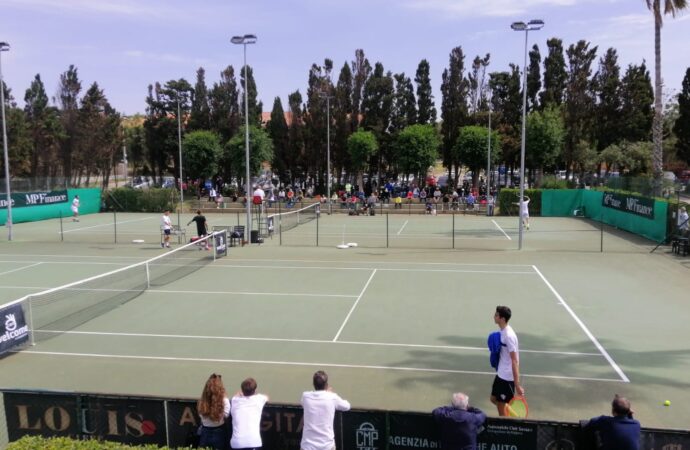La Giunta approva i progetti di riqualificazione della scuola materna di Sant’Anna e del Tennis Club