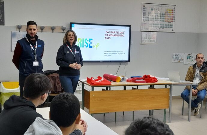 Avis e studenti insieme per il cambiamento:  successo per il progetto “RISEup” all’Istituto “Angelo Roth” di Alghero