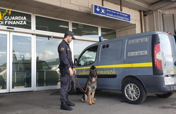 La GdF ha arrestato un uomo all’Aeroporto di Alghero, era irreperibile da 4 anni
