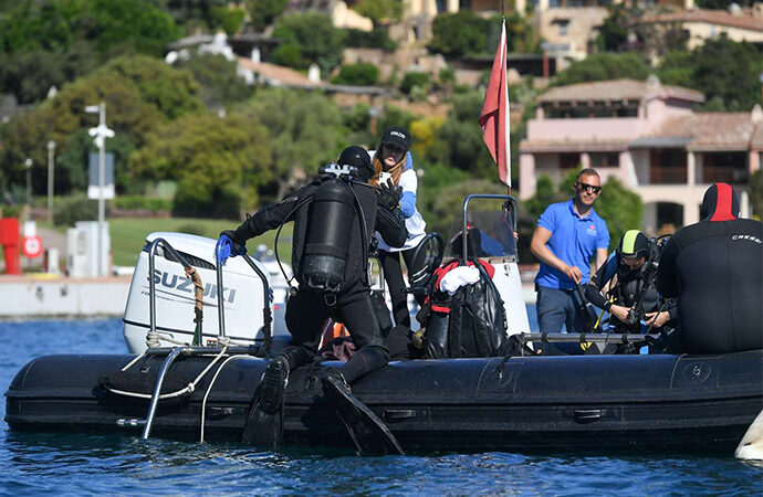 “Smeralda Holding Blue Day”, grande partecipazione per la pulizia dei fondali della Marina di Porto Cervo