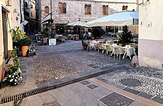 Panchine in Piazza Civica, plaude il Comitato del Centro Storico