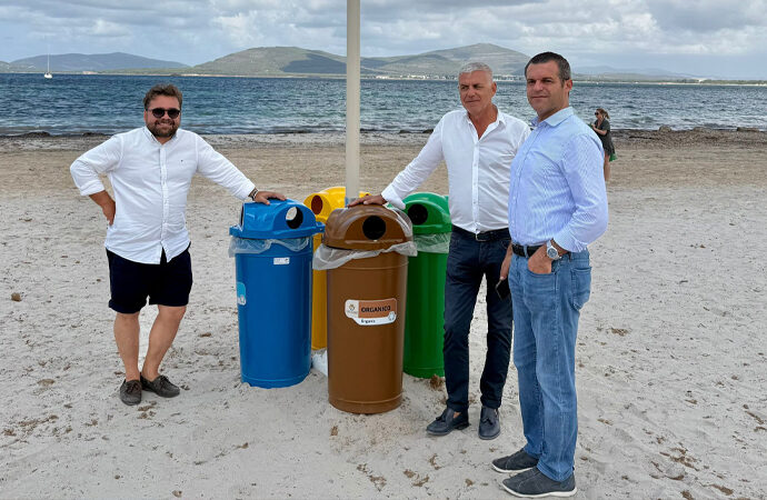 Raccolta rifiuti, sulle spiagge algheresi predisposte nuove “Isole ecologiche”