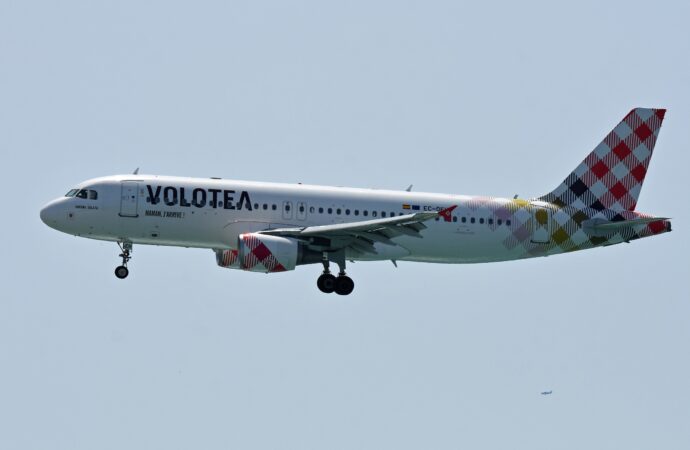 Volo Alghero-Firenze in ritardo di oltre 18 ore, Italia rimborso: i passeggeri possono chiedere un risarcimento