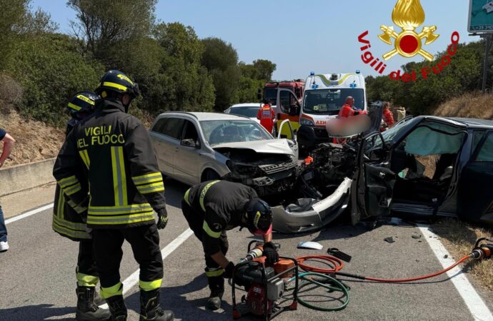 Incidente stradale fra Palau e S.Tersa di Gallura, 5 feriti