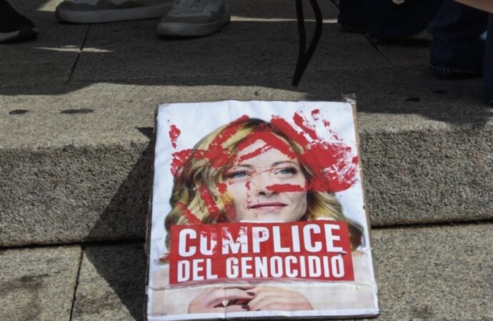 Fratelli d’Italia Alghero: “Immagine insanguinata di Giorgia Meloni a Sassari, atto grave e vergognoso”
