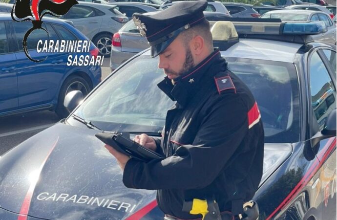 Tentata rapina e lesioni personali, i Carabinieri lo arrestano in flagranza di reato