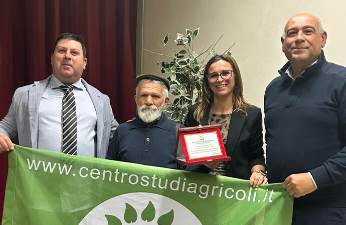 Grande partecipazione all’incontro del Centro Studi Agricoli con l’attore Ignazio Loi, protagonista del film “La vita va così”