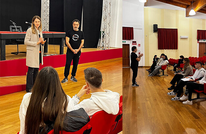 Progetto T-Challenge, per far vivere il teatro ai giovani delle scuole. Finale a Maggio con la “battaglia teatrale”