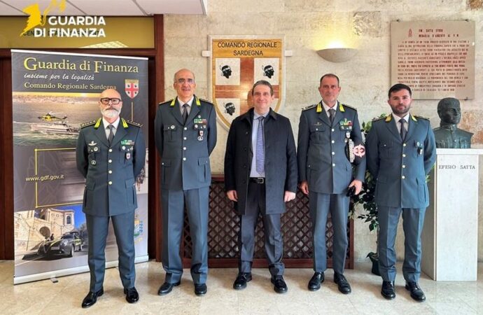 il Prefetto di Cagliari, dott. Giuseppe Castaldo in visita di commiato Comando Regionale Sardegna della Guardia di finanza.