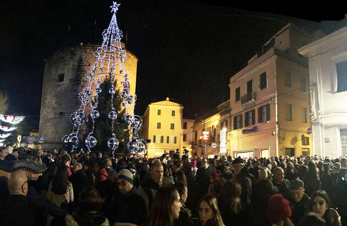 Albero di Natale a Porta Terra: indagine di mercato per acquisire idee, concept progettuali e proposte