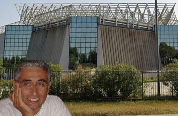 Il Geometra Cadinu smonta la narrazione sul Palacongressi impropriamente chiamato: non è agibile, è un cantiere, non è stato completato. Una sola soluzione: l’abbattimento