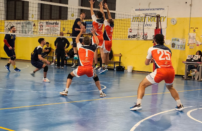 Volley 1^ Div. Maschile: Netto 3-0 degli algheresi nello scontro al vertice