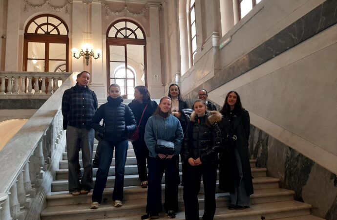 “Sœurs de Mer”, dalla Corsica a Sassari: Una delegazione studentesca proveniente da Corte in visita al palazzo della Città Metropolitana di Sassari