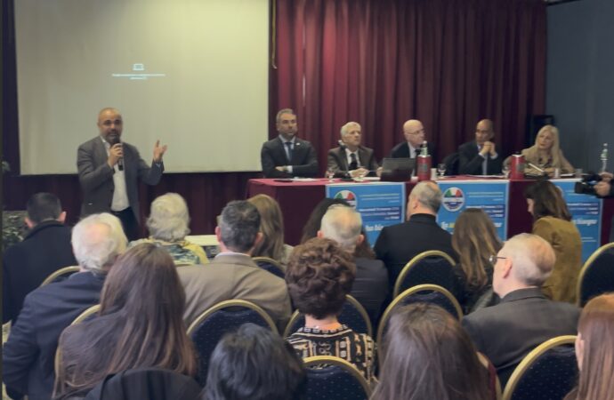 Sanità, confronto a Sassari nella scuola di formazione dei Riformatori: “Serve una riorganizzazione della rete ospedaliera e più investimenti sul territorio”
