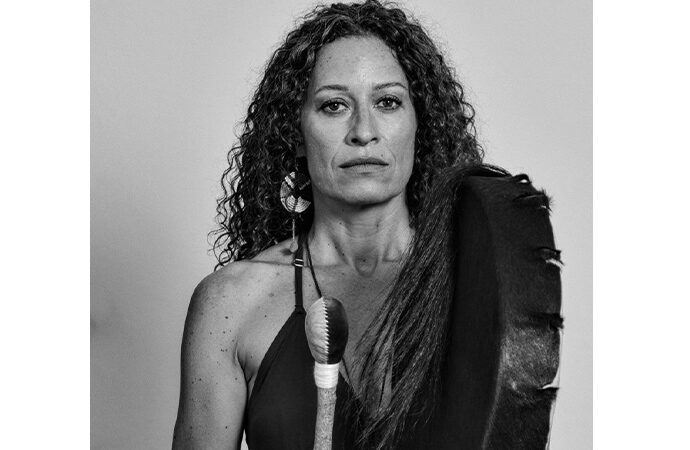 Yasmin Bradi, 30 anni di canto algherese e identità sonora, “Aigua Mare” è il suo nuovo singolo