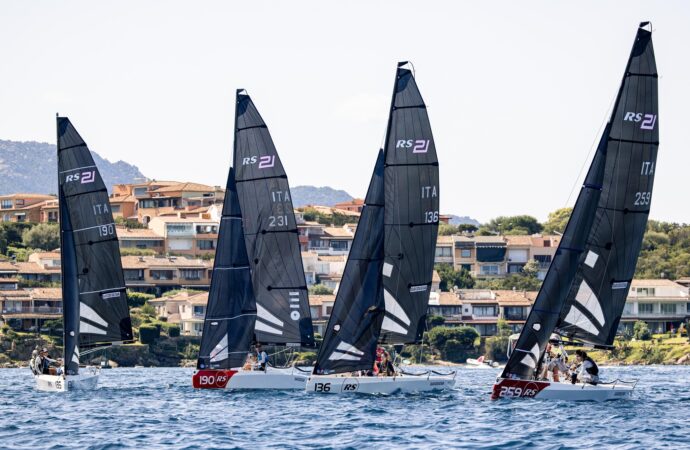 Vela, Cala dei Sardi: nasce G2 Challenge, il nuovo trofeo velico che unisce il Golfo di Cugnana al Lago di Garda