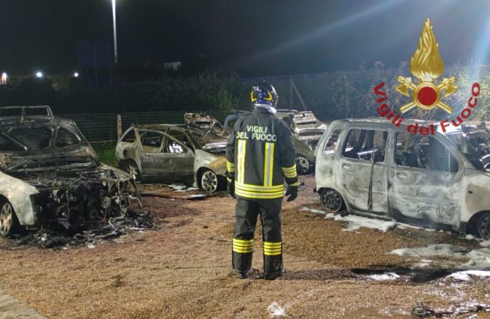 Sassari – Rogo in una concessionaria di auto in Viale Porto Torres, distrutte  9 autovetture