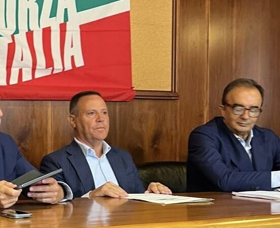 Alghero-Linate, seconda gara deserta. Pittalis e Tedde: «La Giunta ha fatto orecchie da mercante e ha certificato la propria inadeguatezza. No ad una terza gara fotocopia»