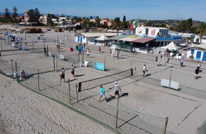 Il Poetto incorona i campioni della sabbia: successo per il 1° Campionato Italiano Interforze di Beach tennis