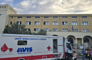 Sassari, quando dare l’esempio diventa solidarietà: 20 sacche raccolte con l’Avis Provinciale