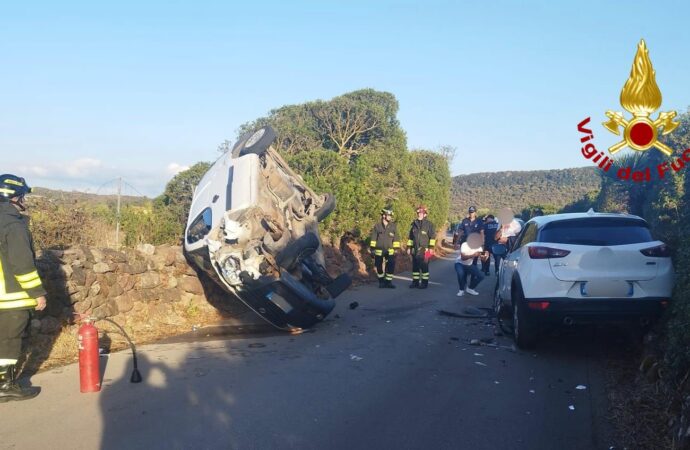 Alghero – Frontale fra un furgoncino e una vettura, i due autisti in ospedale