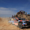 Duello Hyundai al Rally Italia Sardegna: Neuville leader dopo venerdì